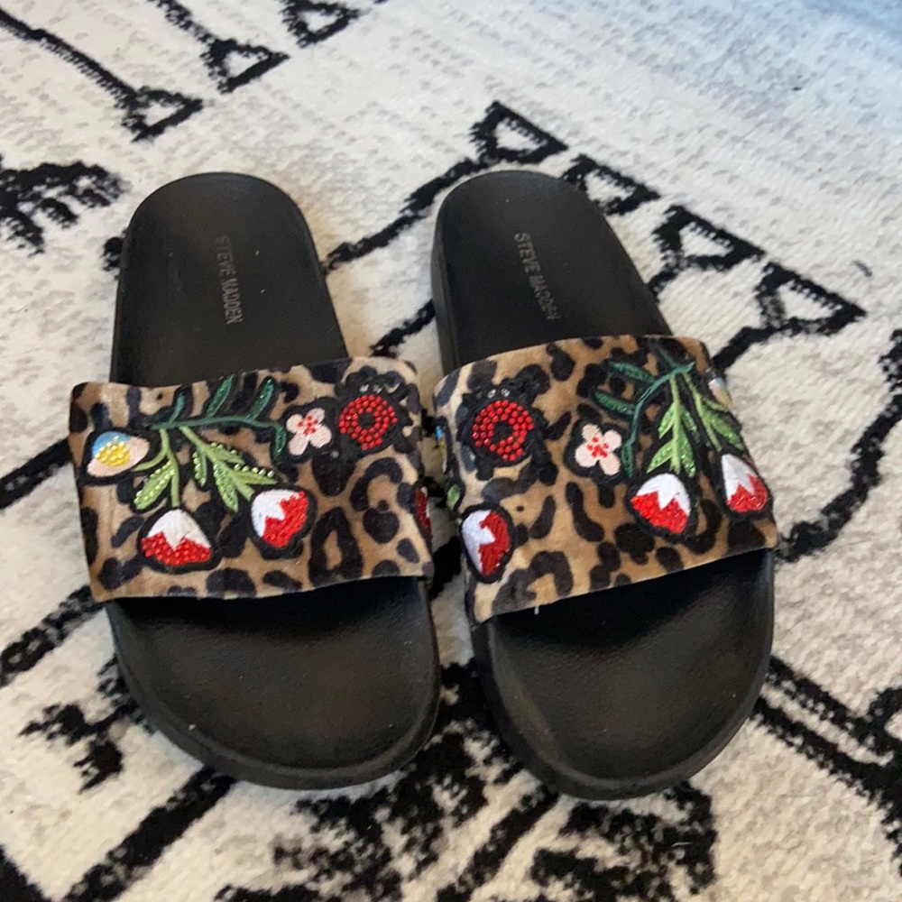 Steve Madden slides